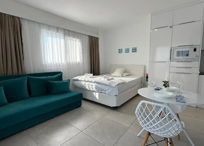 Daire Royal Life Posedion 162 Luxury Sea View By Myguest Cyprus